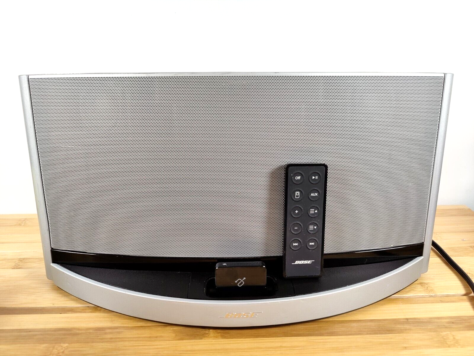 Bose SoundDock 10 Bluetooth Digital Music System w/ Remote