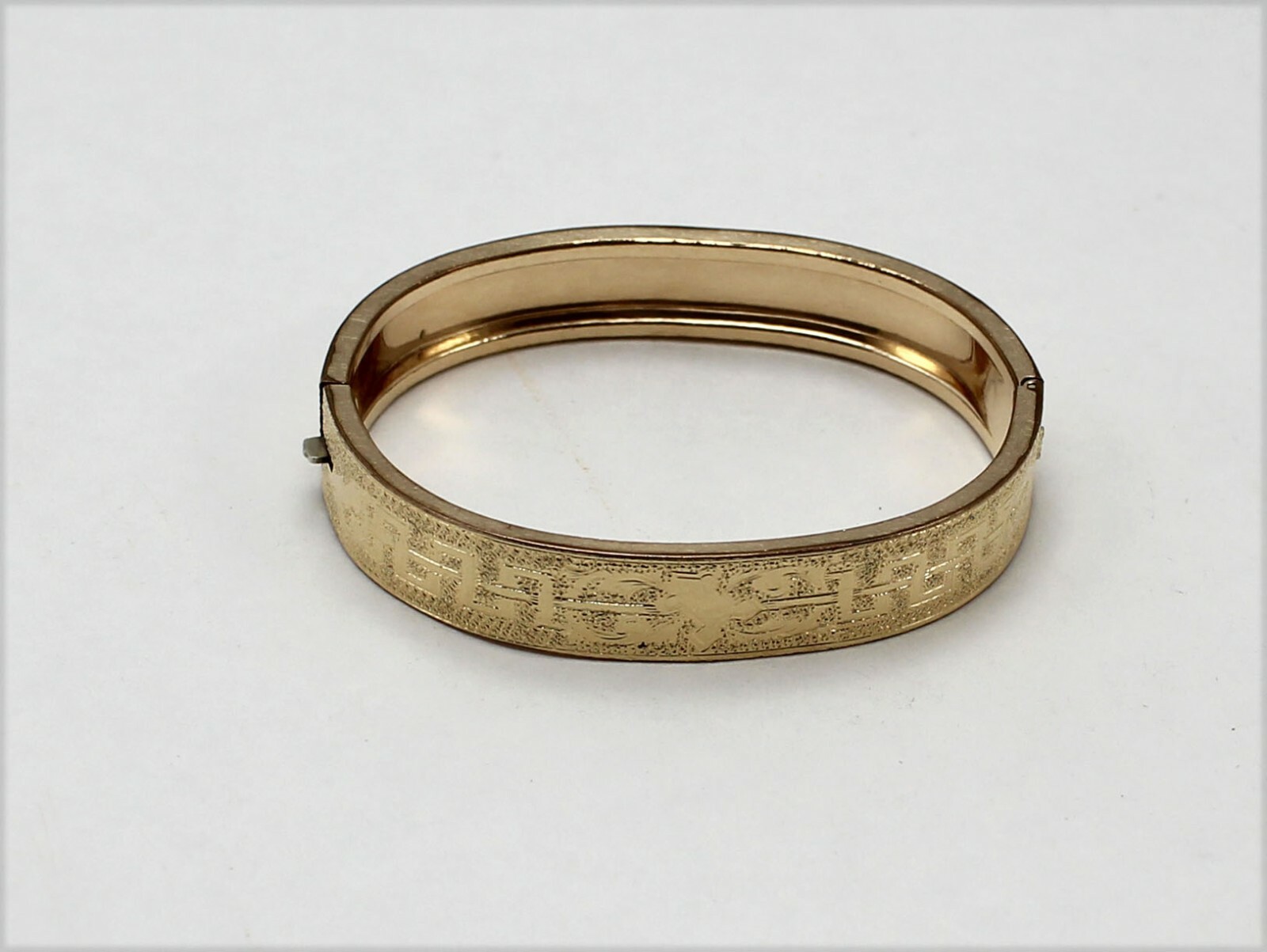 Vtg Victorian Style Signed H&B Hinged Bangle Bracelet with