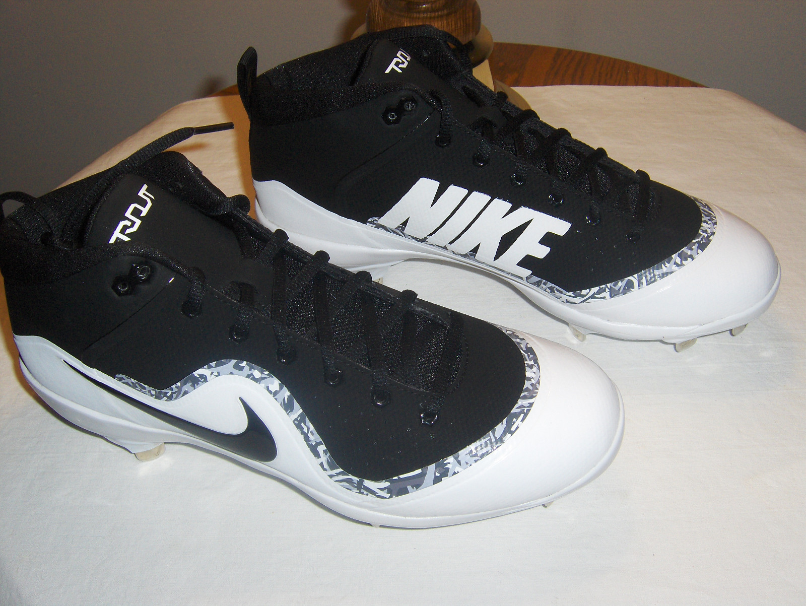 NIKE FORCE AIR TROUT 4-PRO CLEATS- MENS 