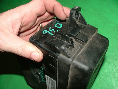 05 BMW Mini Cooper 1.6L ENGINE COMPARTMENT FUSE RELAY ... mini cooper engine compartment fuse box 
