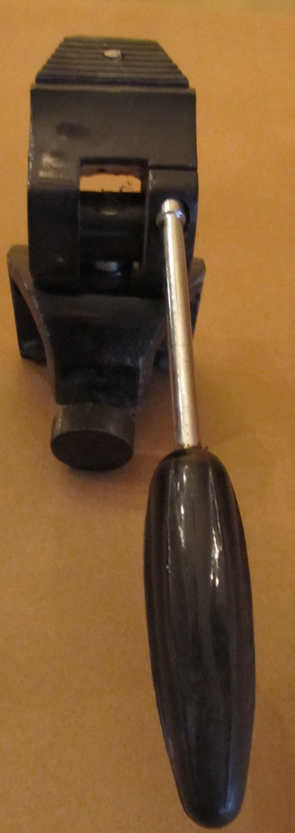 BUSHNELL CAR WINDOW SUPPORT TRIPOD HEAD