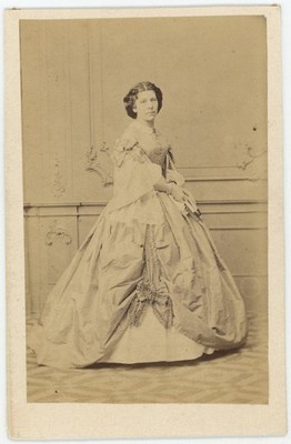 CDV Angerer c.1860. Madame von Heidemann, noblesse autrichienne à identifier.