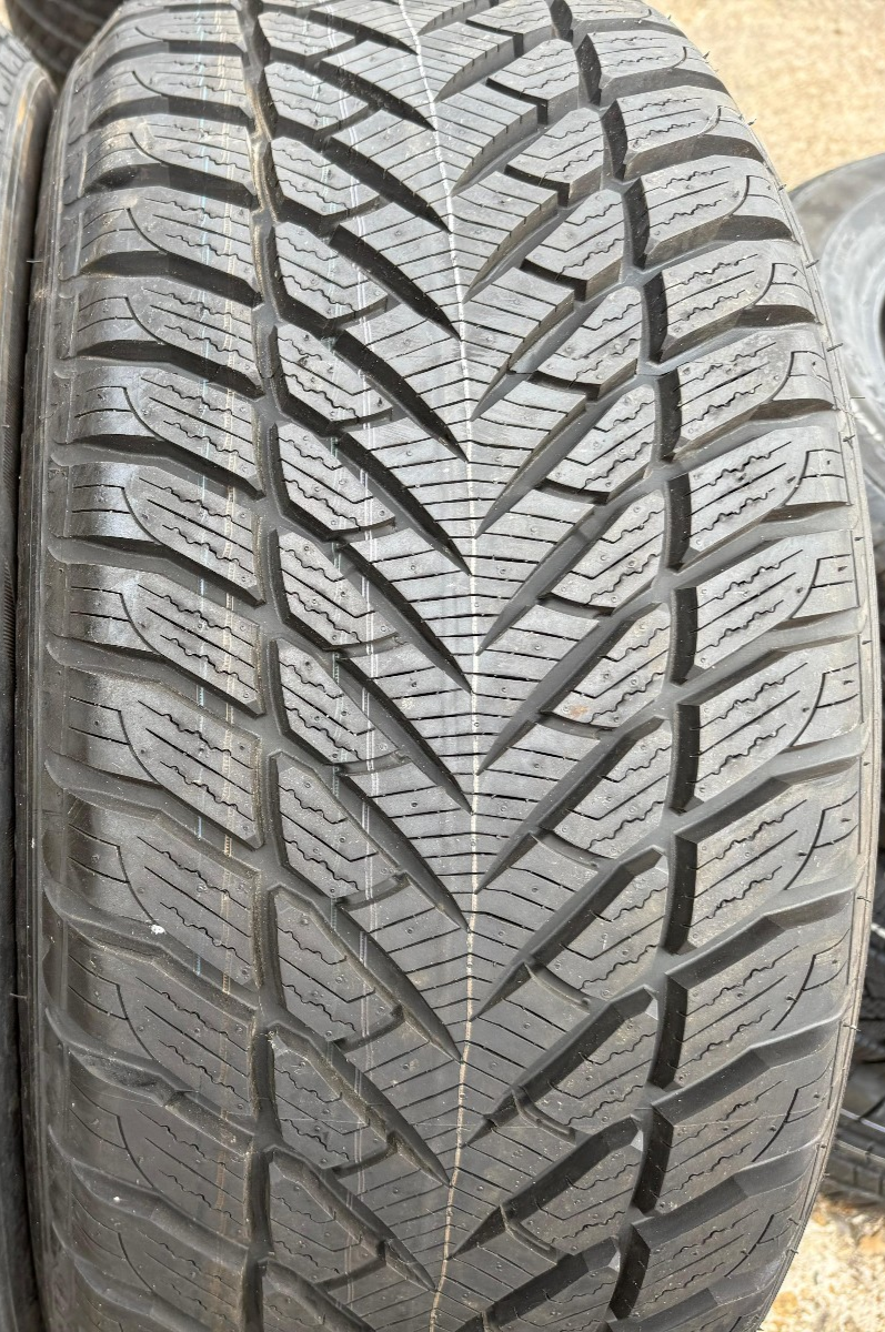 New 255 55 18 Goodyear, Winter, XL, M+S, 109H, x1 Tyre (F1_tyres) L3754