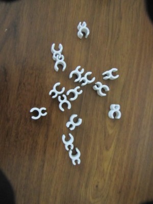 3/16'' WIRE FRAME CLIPS YARD SCULPTURE WHITE 100 PIECES/CLIPS CHRISTMAS/HOLIDAY