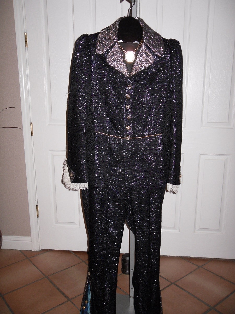 LIBERACE OWNED AND WORN STAGE AND TV COSTUME RARE!