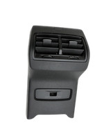 Citroen C4 III 20-24 Luftdusche Luftdüse Mitte Hinten Citroen C4 III 20-24 26.09.2024 B011569 gebraucht Vorschau 1