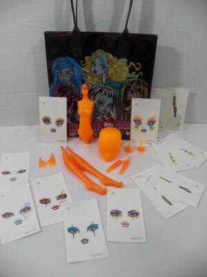 ~Monster High~ 2012 CAM Create A Monster Design Lab Nocturnal Pack