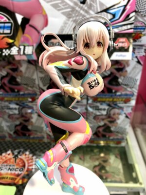 SUPER SONICO フィギュア Amazon.com: Furyu 7