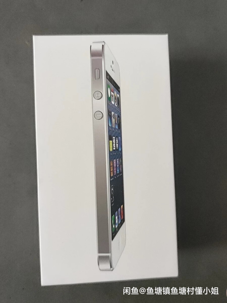 Apple iPhone5 32GB 黒 本体 (箱入り) Apple iPhone 5 -16GB-32GB-64GB -Black and White color SIM