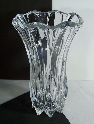 Celebrations by Mikasa BLOSSOM Crystal Vase 8-point Star