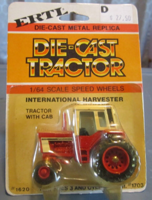 ERTL - 1:64 Die-Cast Tractor - INTERNATIONAL HARVESTER 1086 Tractor with Cab NIP