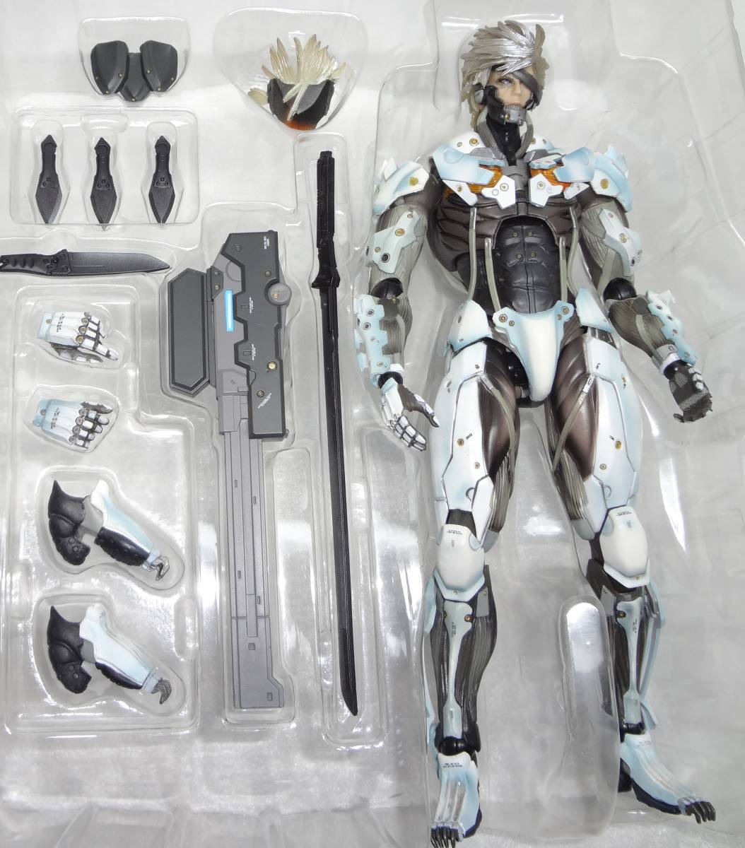 L GEAR RISING PLAYARTS改 雷電　ホワイトアーマー Play Arts Kai Metal Gear Rising Revengers Raiden White Armor
