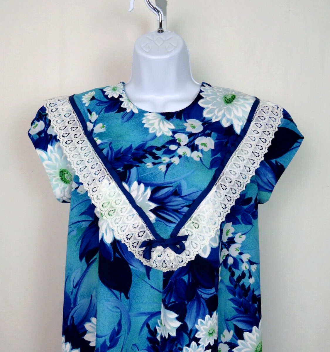 VTG 1960s 70s SEARS HAWAIIAN FASHIONS FLORAL ETHNIC DRESS BLUE WHITE LACE