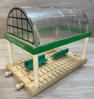 Vintage KNAPFORD STATION 1997 Thomas Train Wooden Railway Clickity-Clack Track