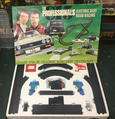 The Professionals Electric slot car Road Racing set By Ideal 1978 Ford Capri