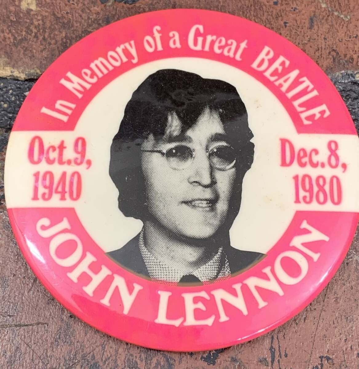 THE BEATLES - ▪️【JOHN LENNON& the BEATLES】BADGE ジョンレノン JOHN LENNON In Memory Of A Great BEATLE ~ 3