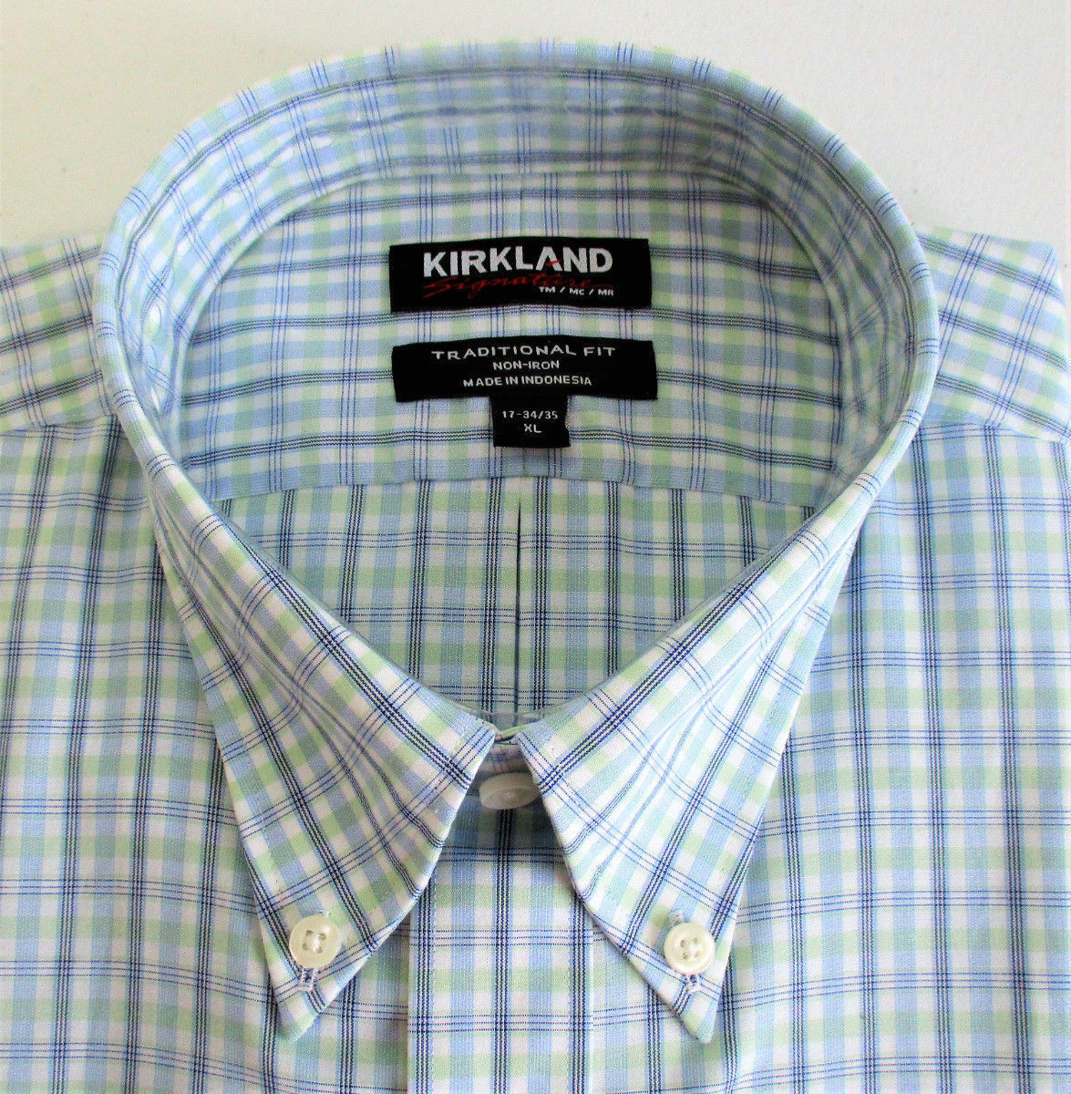 Kirkland Signature Men's Traditional Fit Non-Iron Dress Shirt
