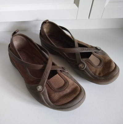 Crocs suede best sale flats