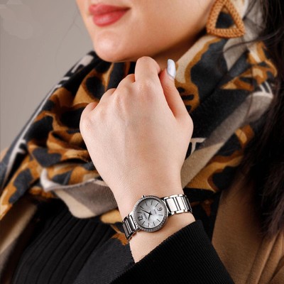 Pre-owned Seiko Silver Womens Analogue Watch Sup467p1