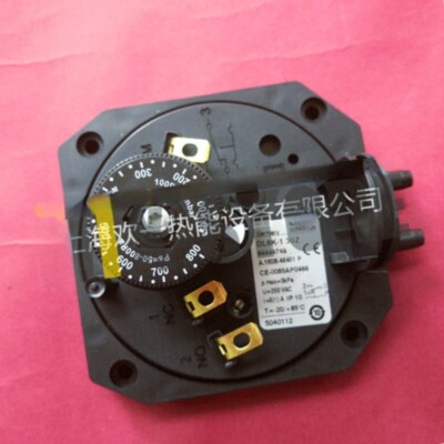 1pcs Brand new Krom Schroder Pressure switch DL8K-1 30Z