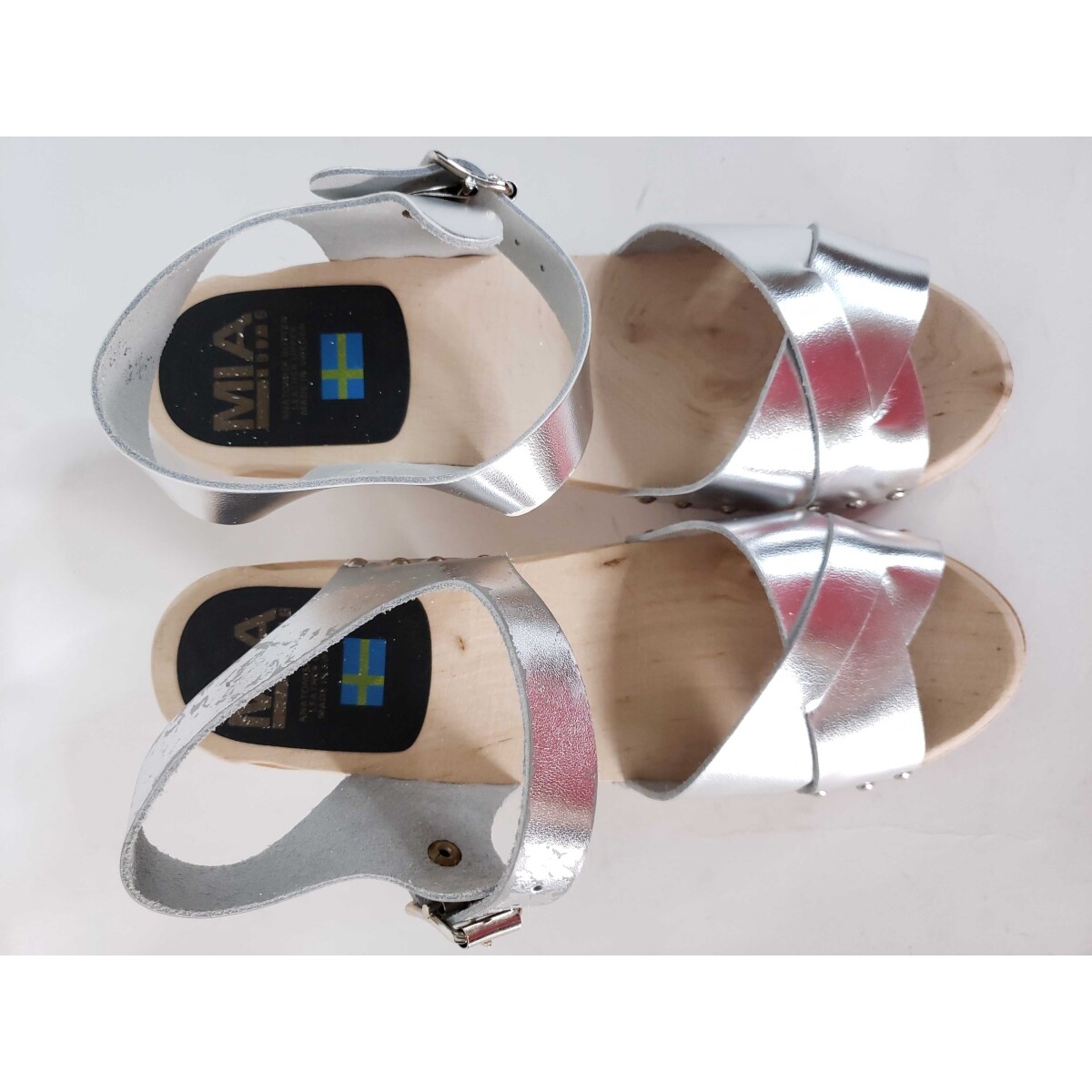 mia gertrude clog