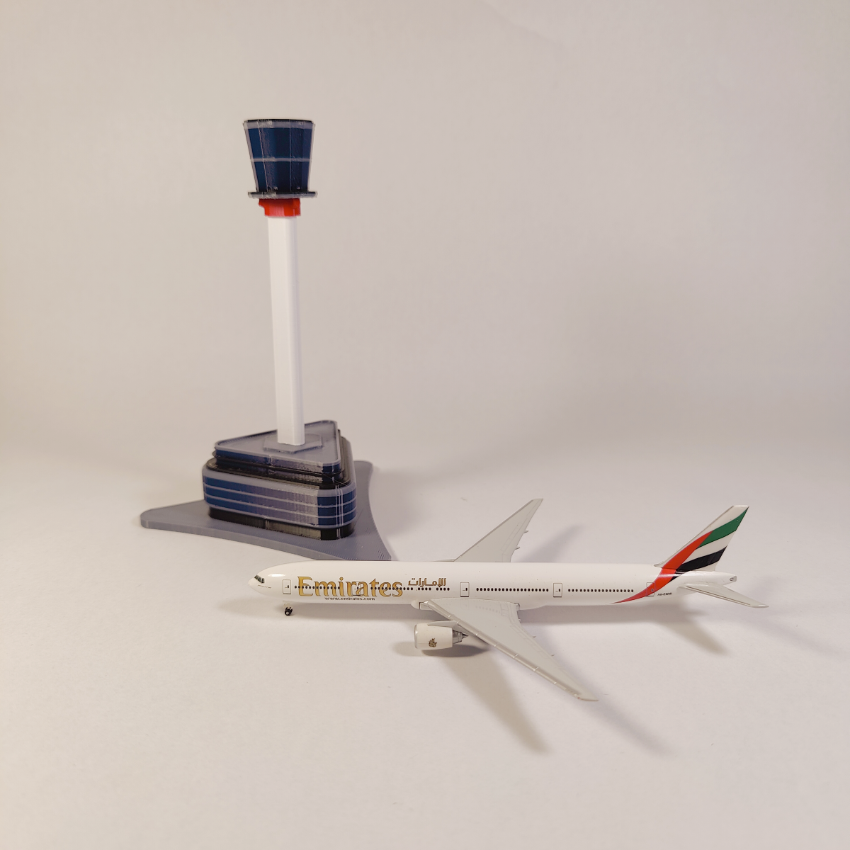 Heathrow Airport ATC Air Traffic Control Tower Diorama Model 1:400 Scale Custom