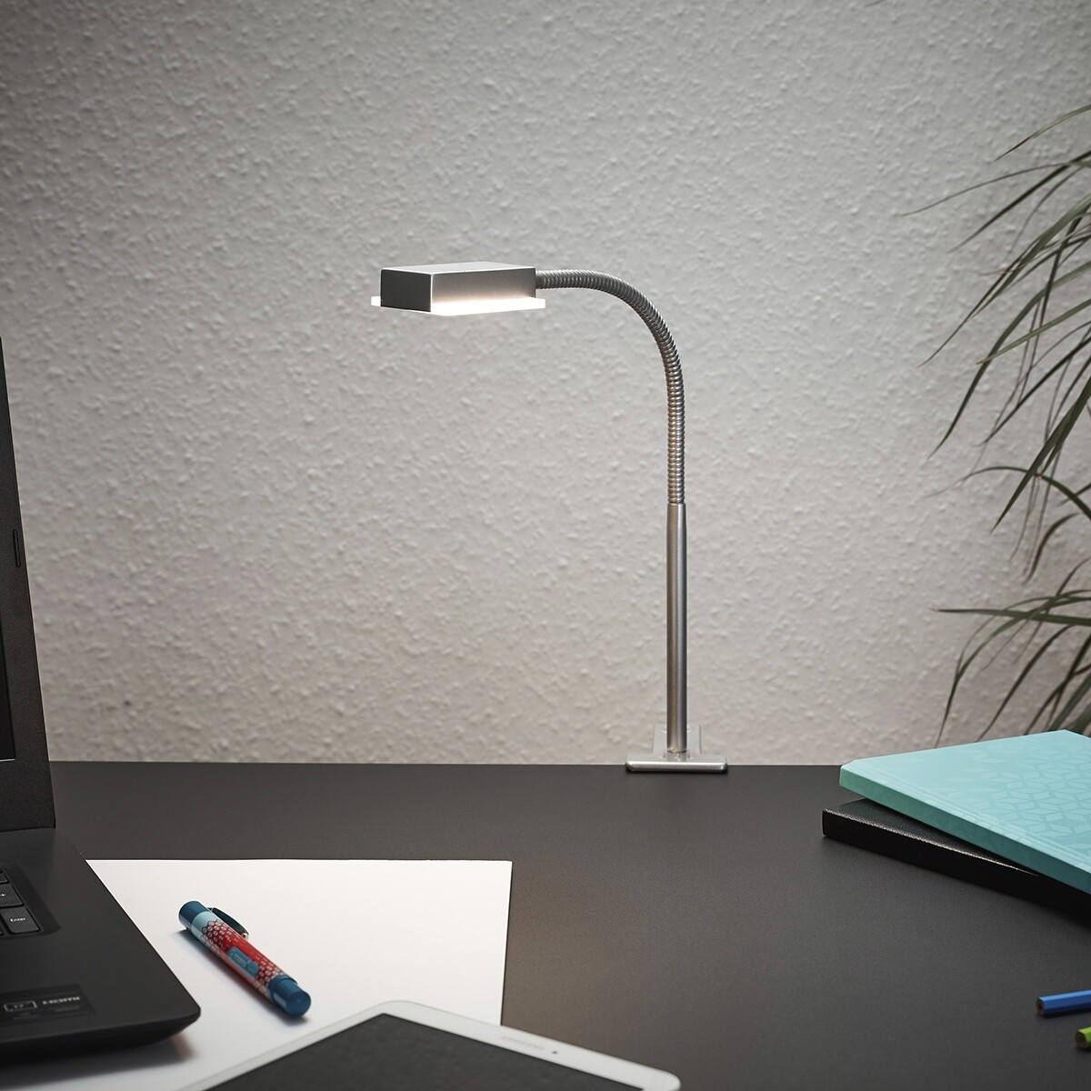 Kary LED Schreibtischlampe Dimmbar mit Fuß, 80cm 24W Ultrahell