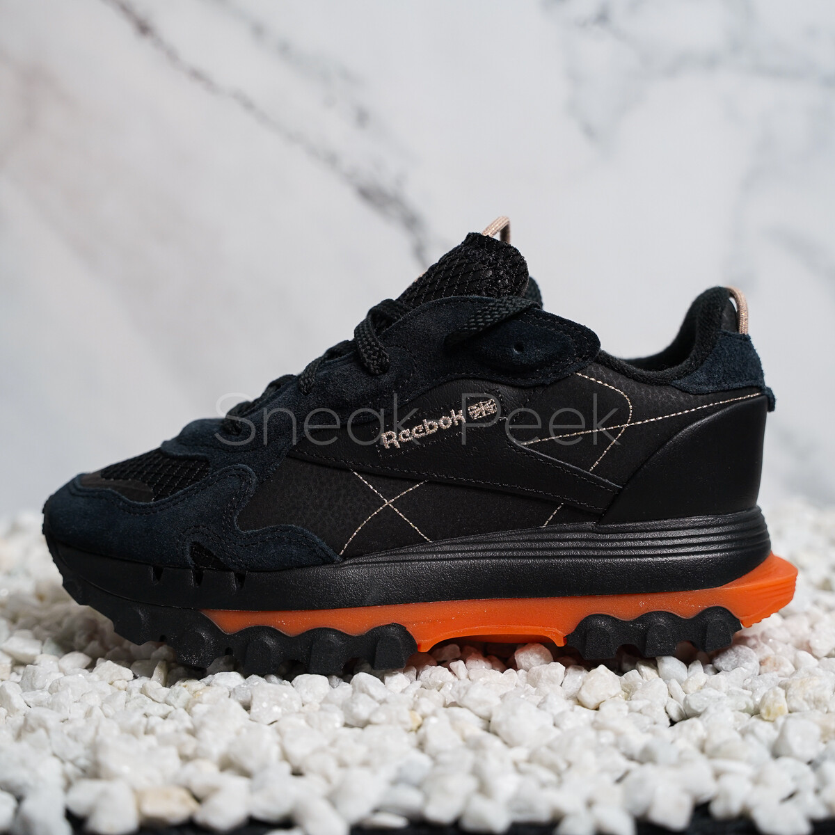 

Женские классические кожаные черные кроссовки Reebok x Cardi B Athletic Suede #925, Черный, Reebok x Cardi B Women's Classic Leather
