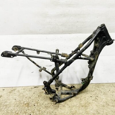 切手15 スチール先芯入りミドルカットシューズ/カモフラメッシュが特徴