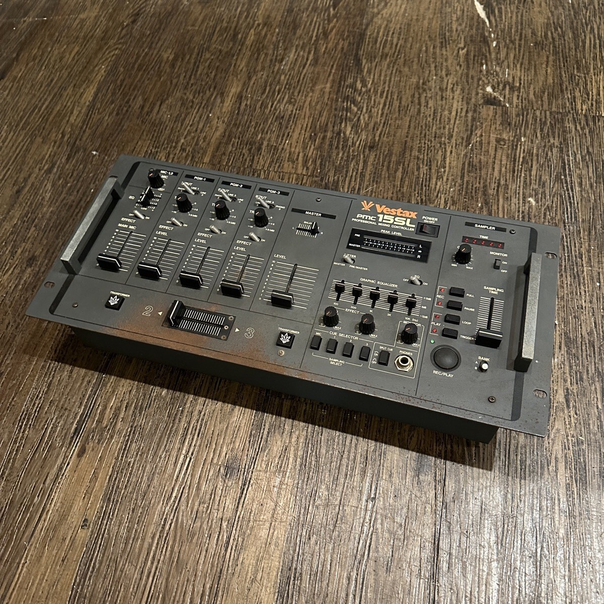 Vestax PMC-15SL DJミキサー レア・ヴィンテージ Vestax PMC-15SL DJ Mixer Black Powered Operation Confirmed