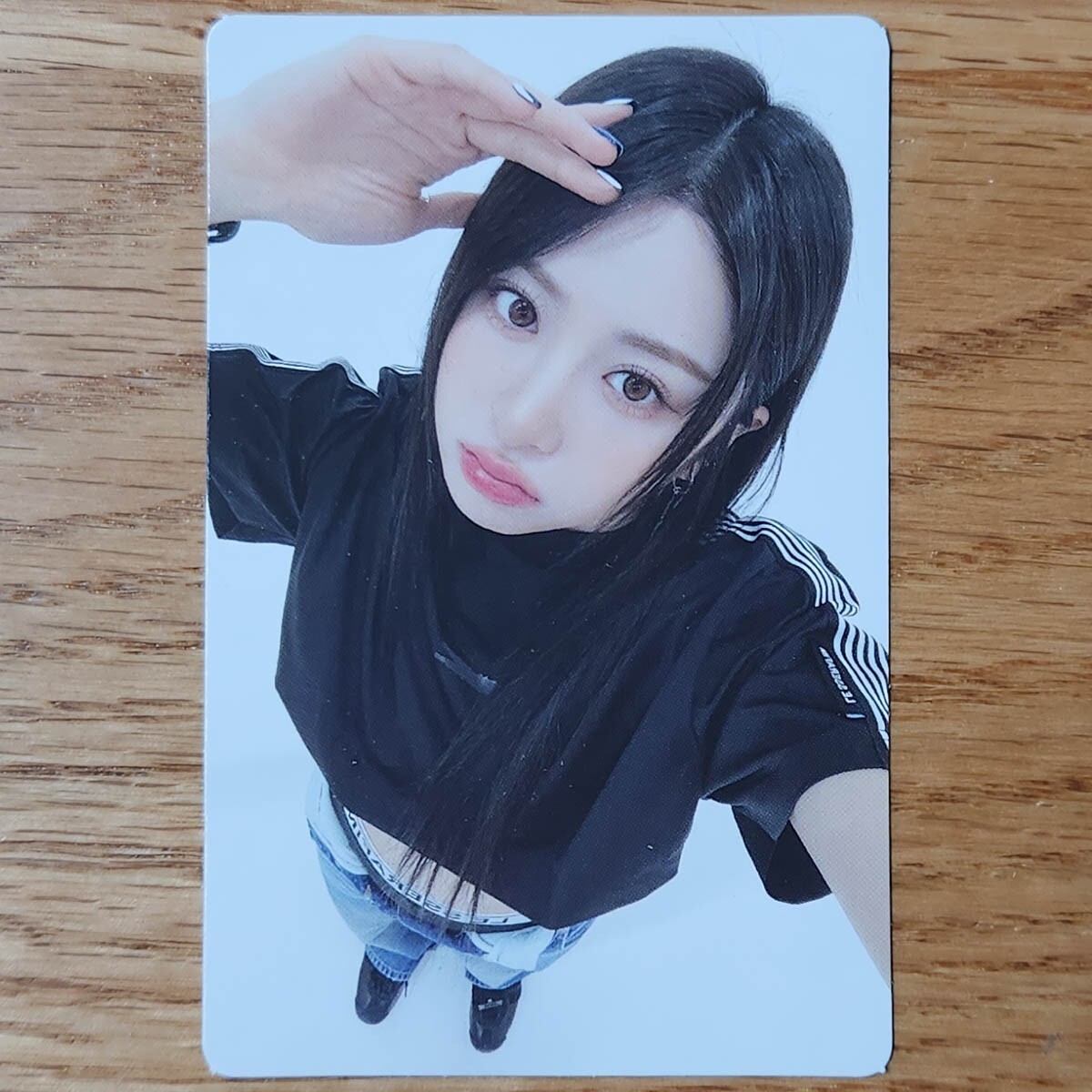 Yunjin Official Photocard Le Sserafim 1st Studio Album Unforgiven