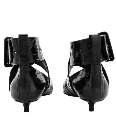Pre-owned Burberry Kitten-heel Point-toe Embossed Leather Pumps In Black