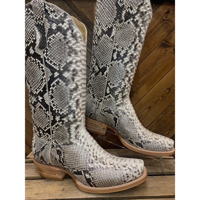 Narrow hotsell cowgirl boots