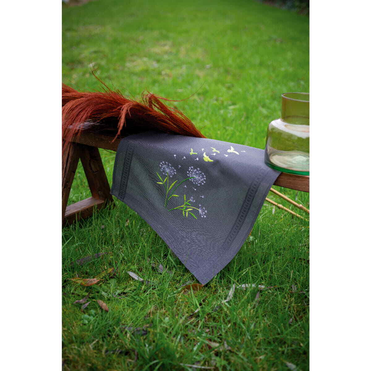 Vervaco stamped satin stitch kit tablechloth 