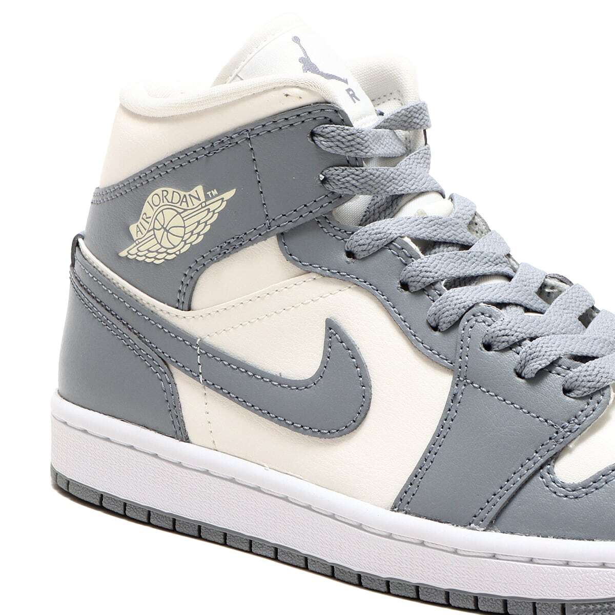 Pre-owned Nike Wmns Air Jordan 1 Mid Grey Sail Bq6472-115 Us W6.5 - 12