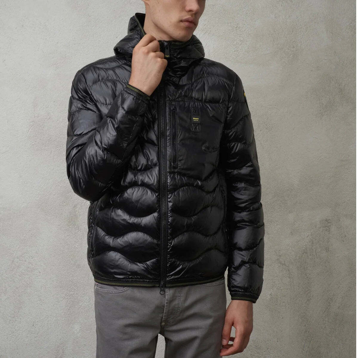 BLAUER DAUNENJACKE BLAUER STICKER FANTASY UNDINE WELLE