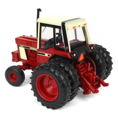 ERTL 1/32 International Harvester 1086 Wide Front Tractor with Rear Duals 44316