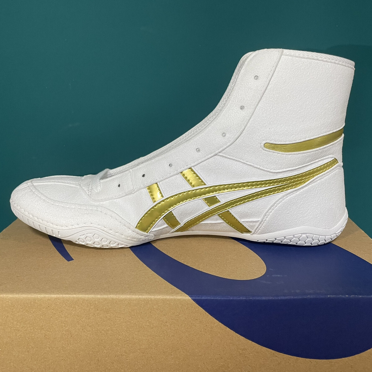 Preowned Asics Wrestling Boxing Shoes 1083a001 Model Exeo Twr900 2023 White Gold In White,gold