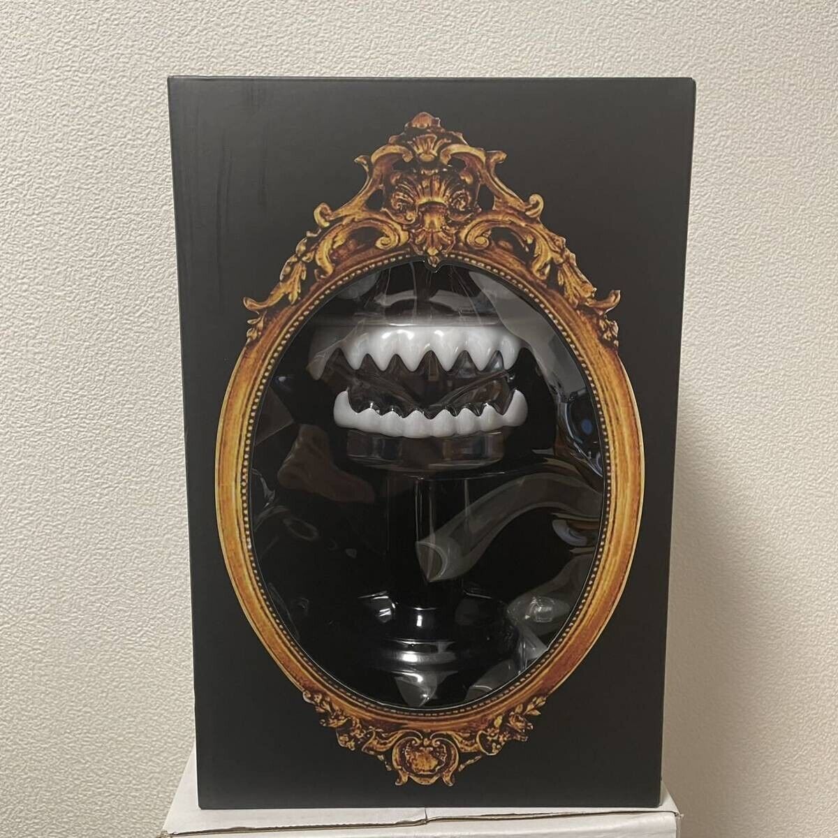 UNDERCOVER × MEDICOM TOY HAMBURGER LAMP new unopened Black UNDERCOVER × MEDICOM TOY HAMBURGER LAMP new unopened Black