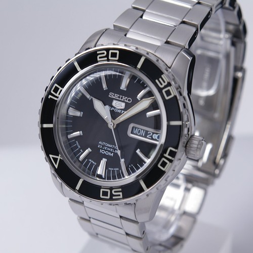 Pre-owned Seiko Men's 5 Sports Black Dial Automatic Watch Snzh55j1 Us4