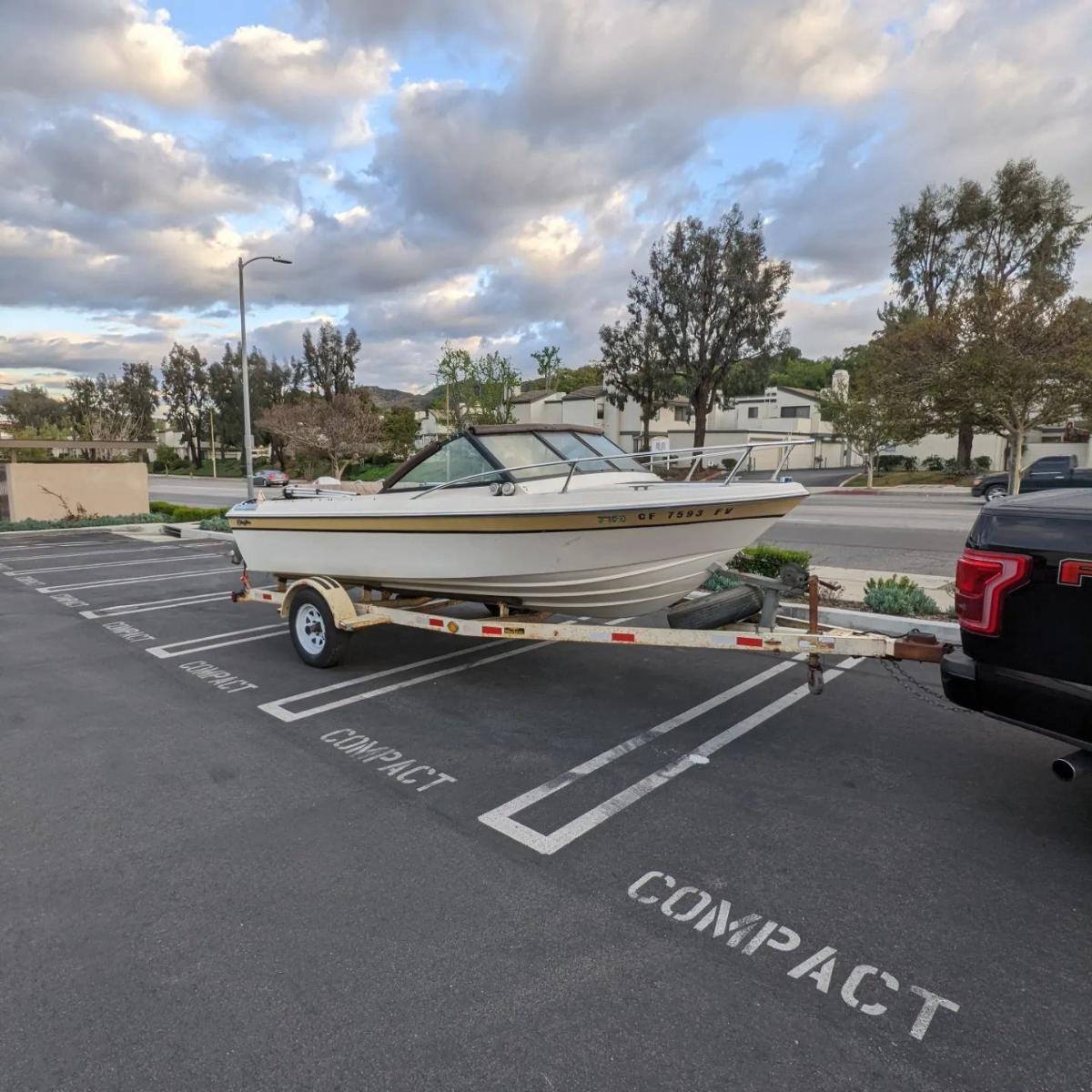 1978 Starfire 17' Boat Located In Santa Clarita, Ca Has Trailer
