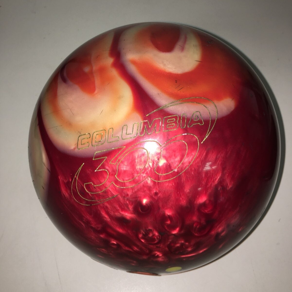 USED 15# Columbia 300 Spoiler Alert Reactive Resin Bowling Ball - 4 1/4