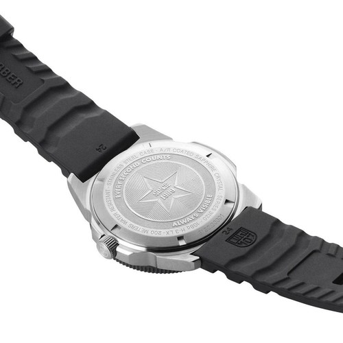 Pre-owned Luminox Sea Pacific Diver Men's Watch Crimson Red Dial Black Rubber Strap 3135