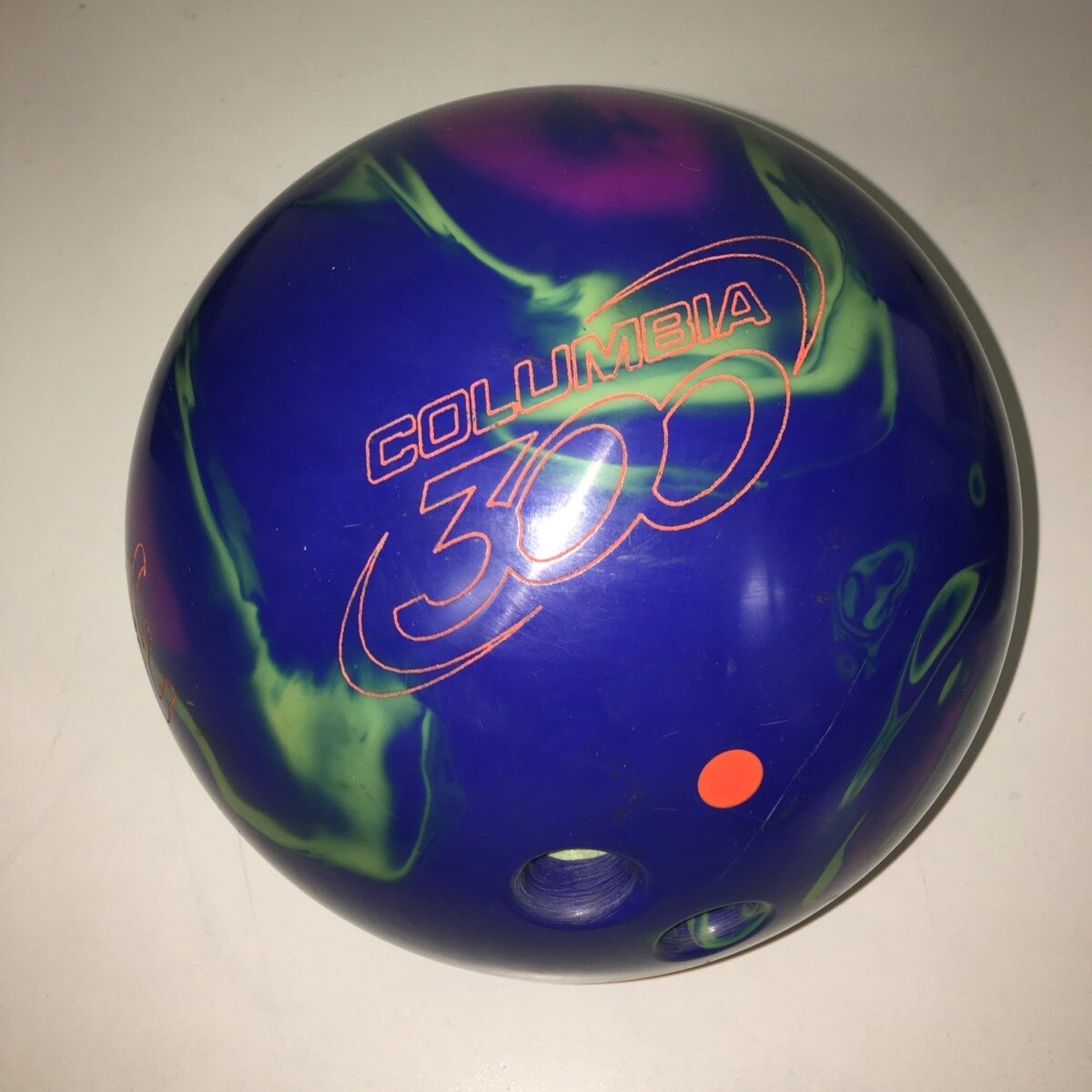 USED 16# Columbia 300 Savage Reactive Resin Bowling Ball - 4 5/8