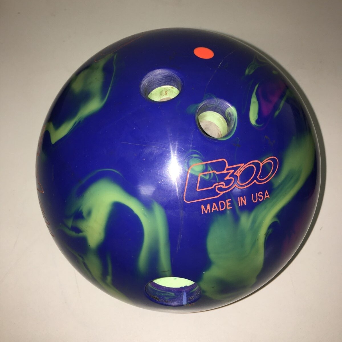 USED 16# Columbia 300 Savage Reactive Resin Bowling Ball - 4 5/8