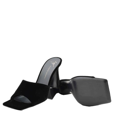 Pre-owned Giuseppe Zanotti Black Solhene Velvet-effect Mules