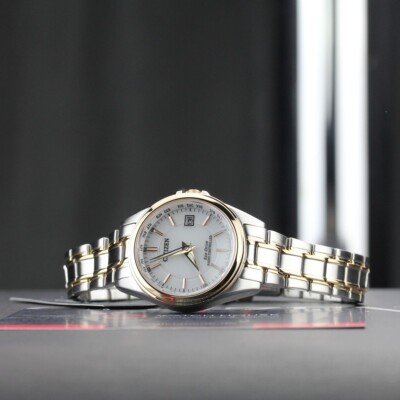Pre-owned Citizen Multicolour Womens Analogue Watch Ec1186-85a