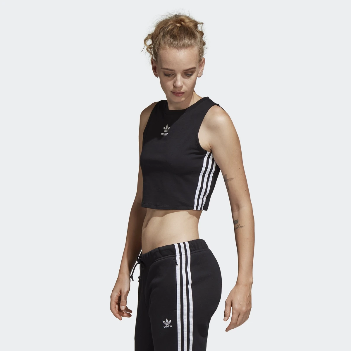 cy4745 adidas