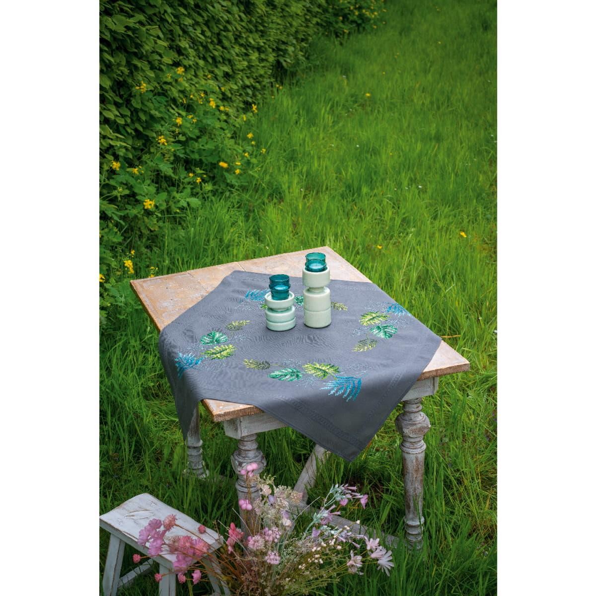 Vervaco stamped cross stitch kit tablechloth 