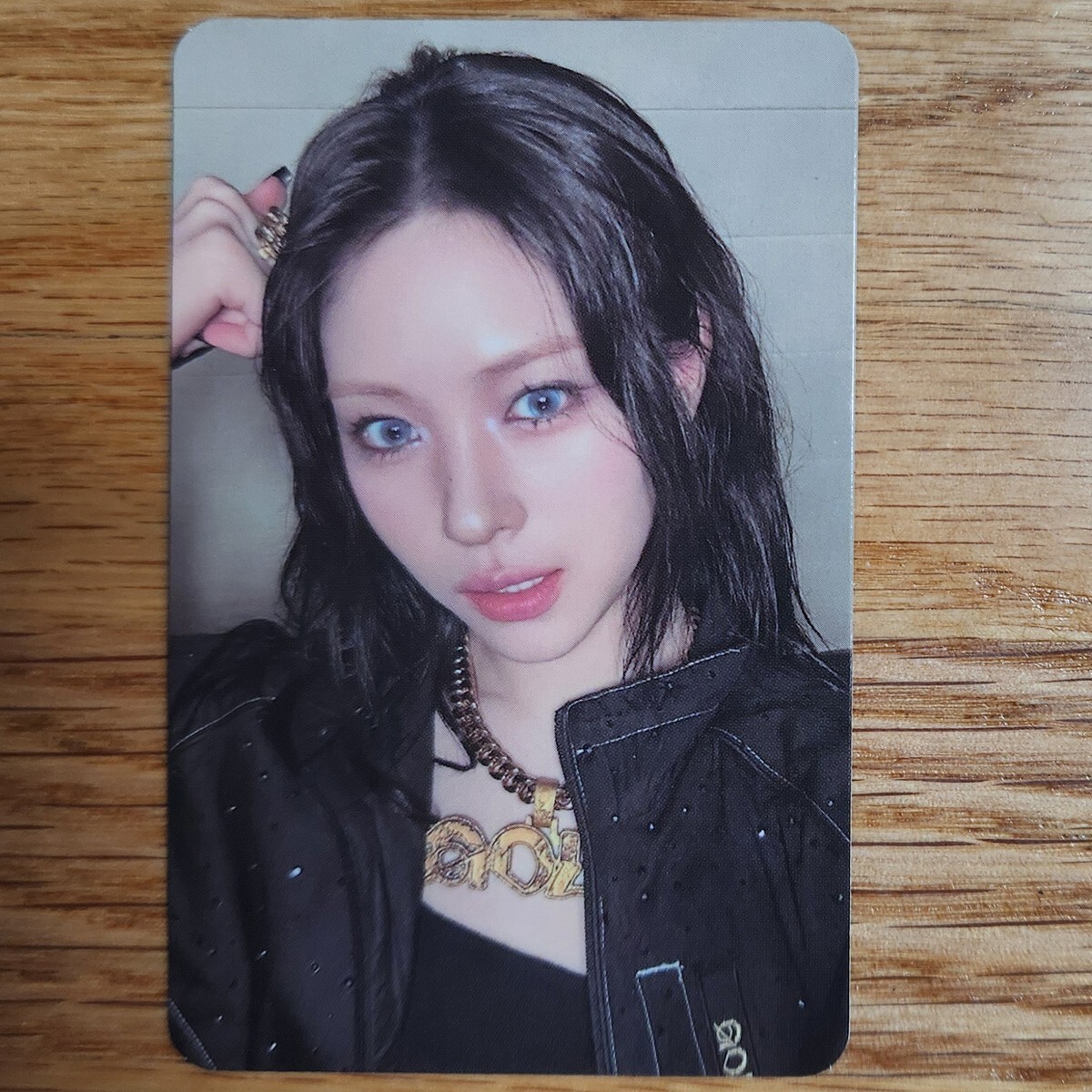 itzy トレカ　GOLD リュジン　特典 Ryujin Official Photocard Itzy Gold Gold Version Genuine